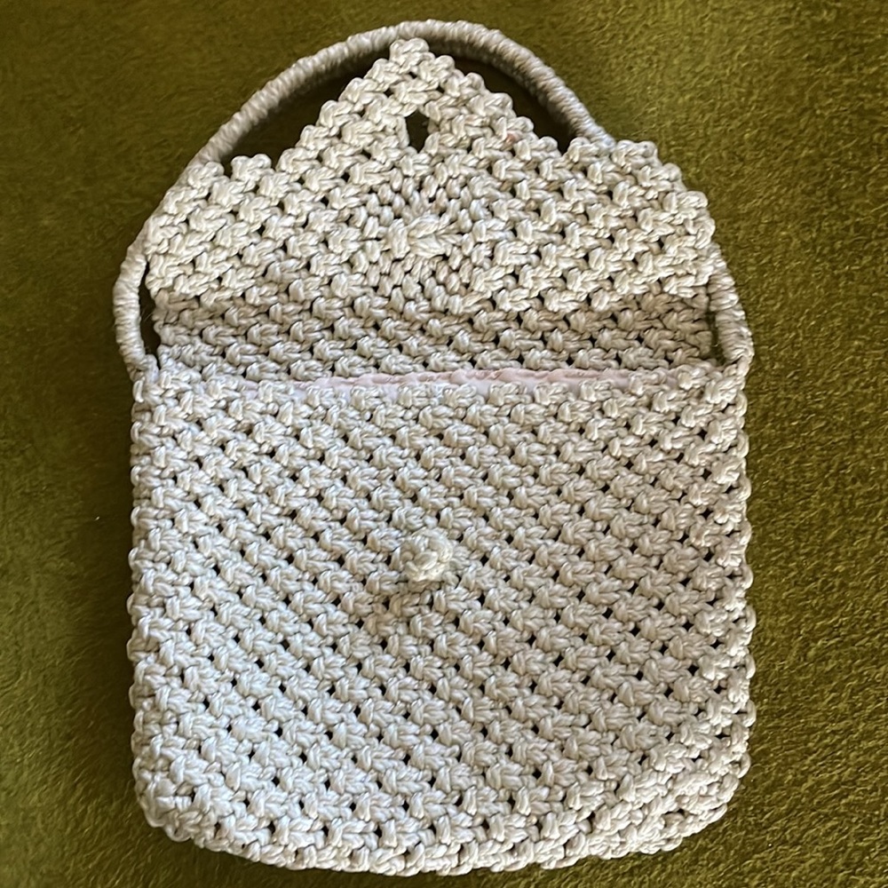 VINTAGE hand crafted macrame cream colored purse - Picture 2 of 10